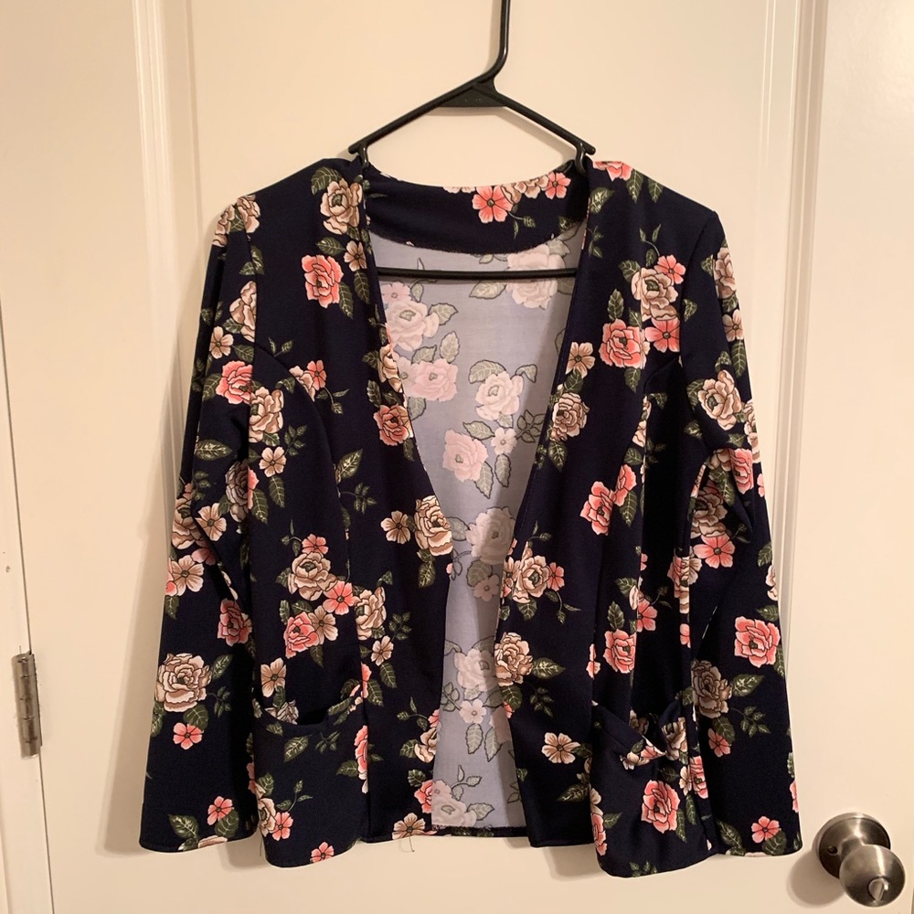 🌷!!!3 for 20!!! Floral Blazer